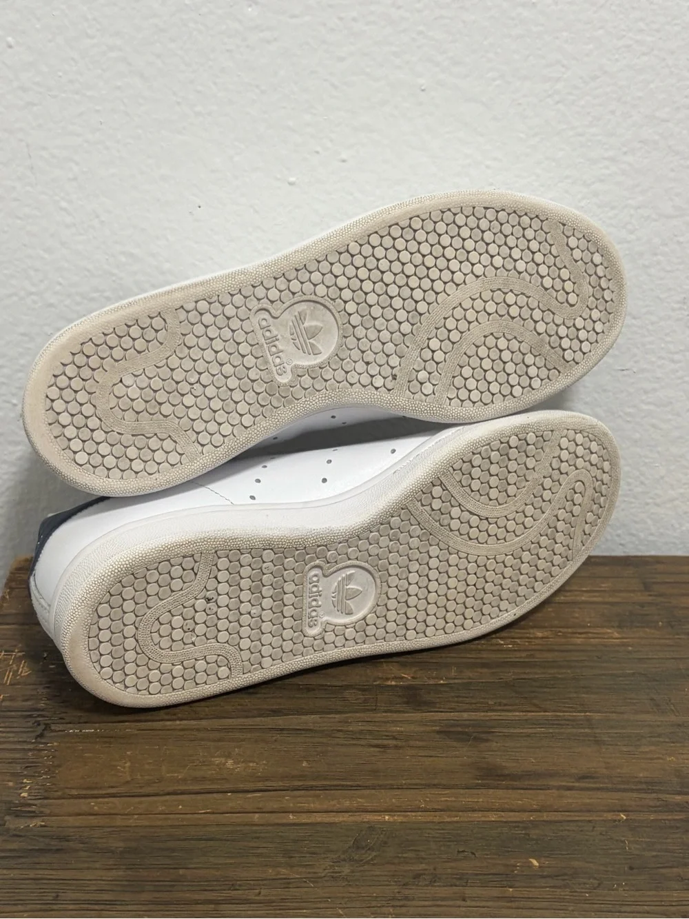 Adidas Stan Smith White & Navy Blue Unisex Tennis Shoes Sneakers - Size 7